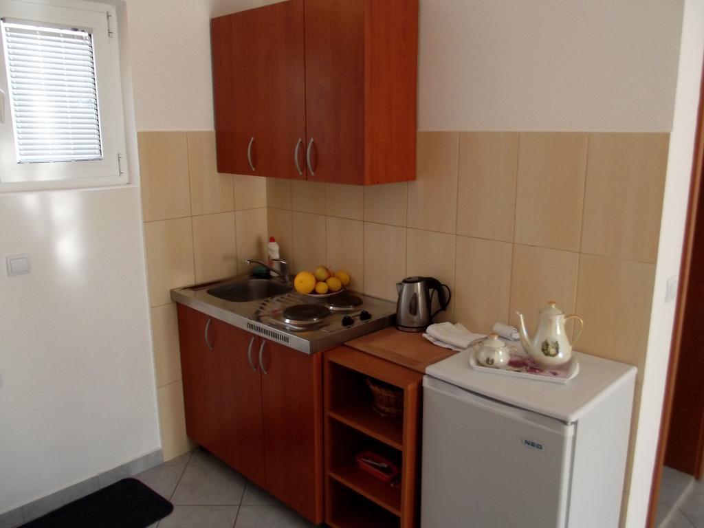 Apartments Kalluka スヴェティ・ステファン 部屋 写真
