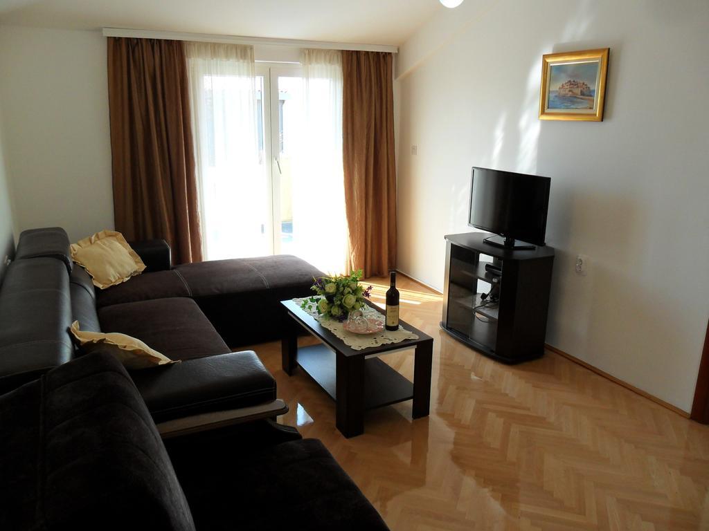 Apartments Kalluka スヴェティ・ステファン 部屋 写真