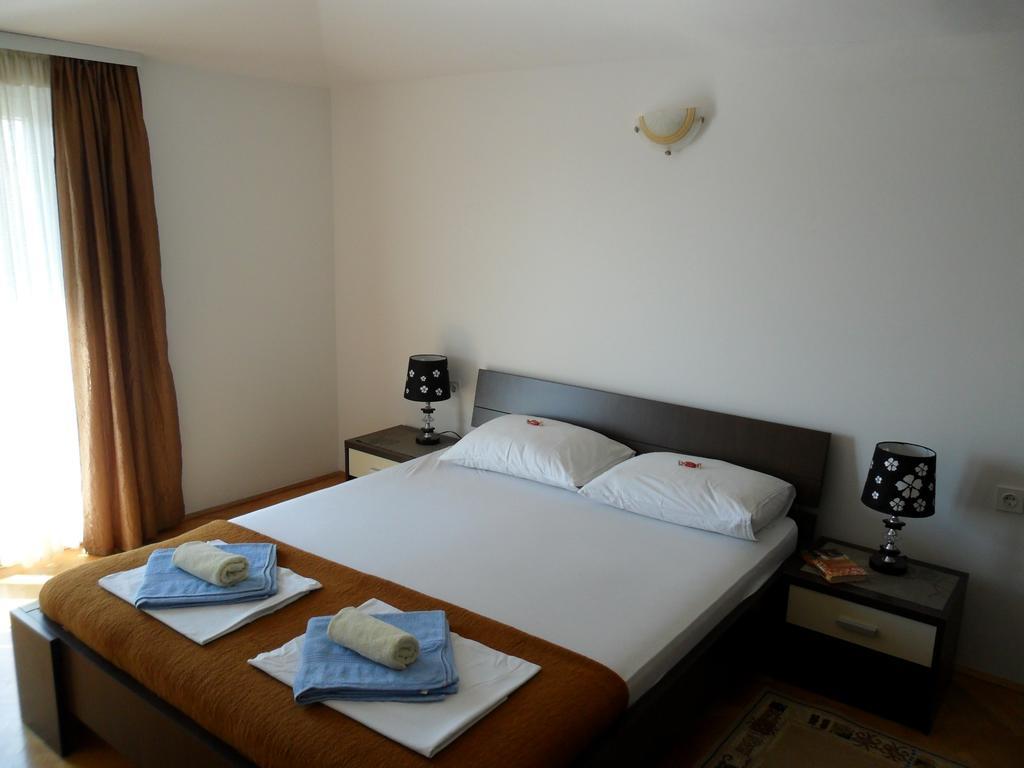 Apartments Kalluka スヴェティ・ステファン 部屋 写真